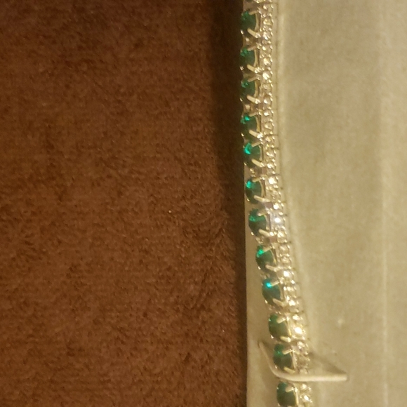 Man-made emerald - Picture 5 of 6